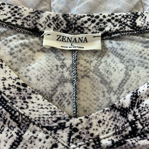 ZENANA stretch top - Picture 2 of 6